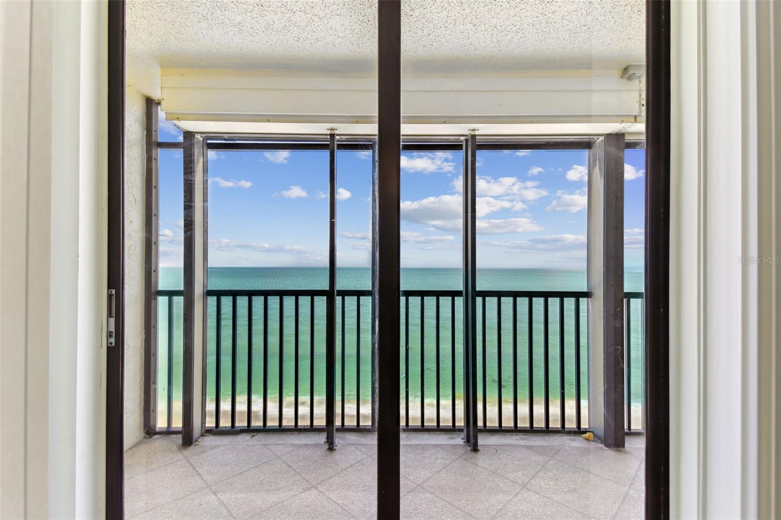 15400 GULF BLVD #702