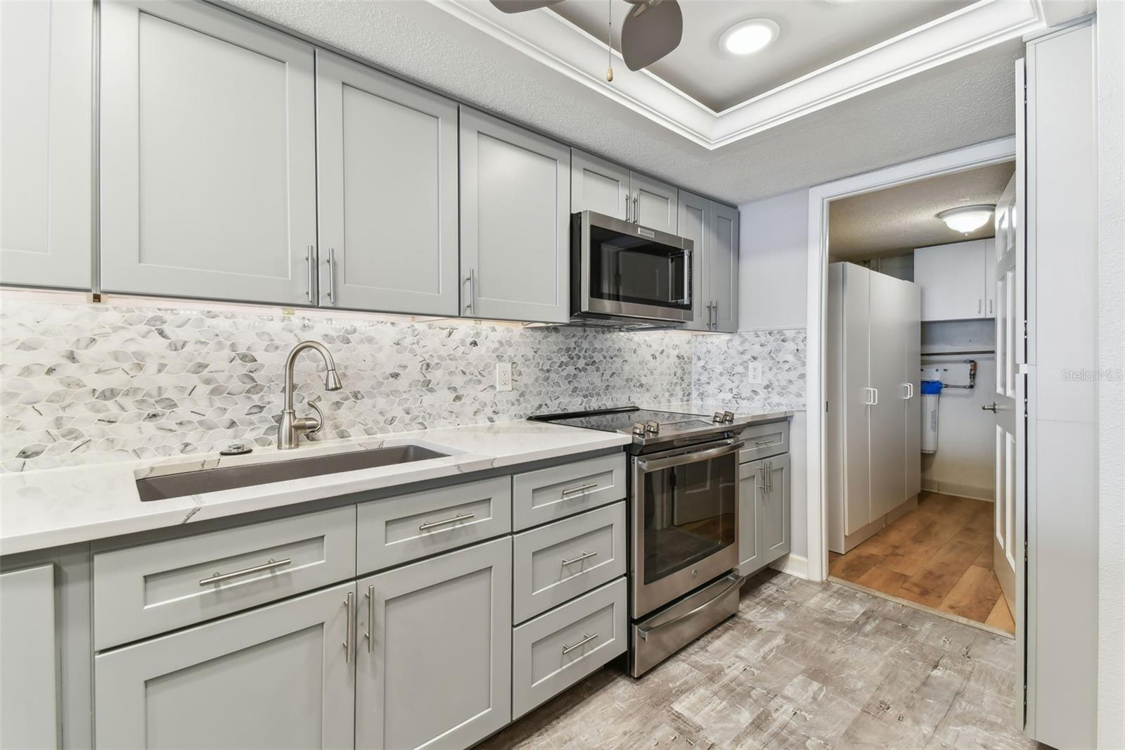 15400 GULF BLVD #702