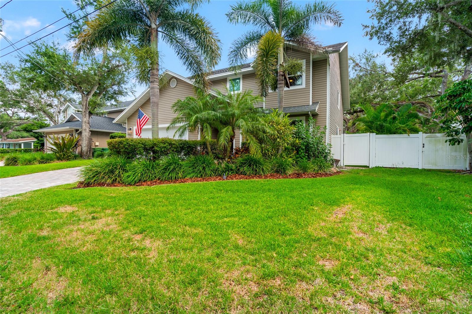 3114 W COACHMAN AVE