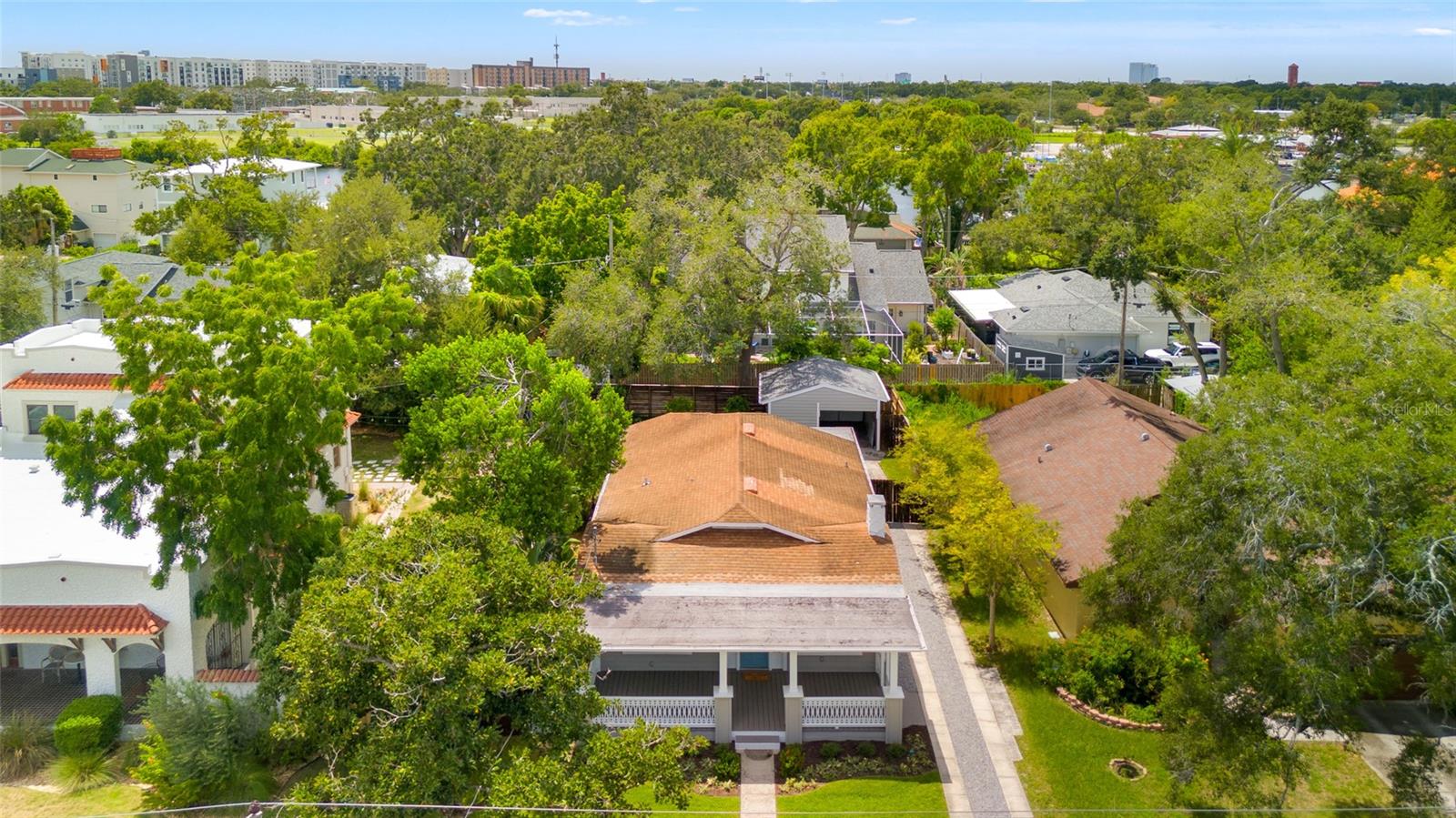 2222 N RIDGEWOOD AVE