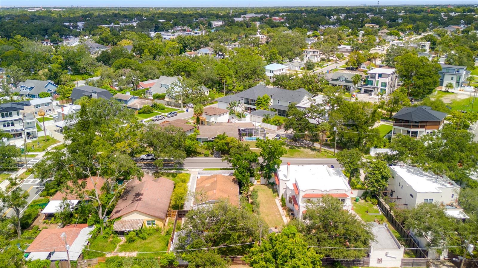 2222 N RIDGEWOOD AVE