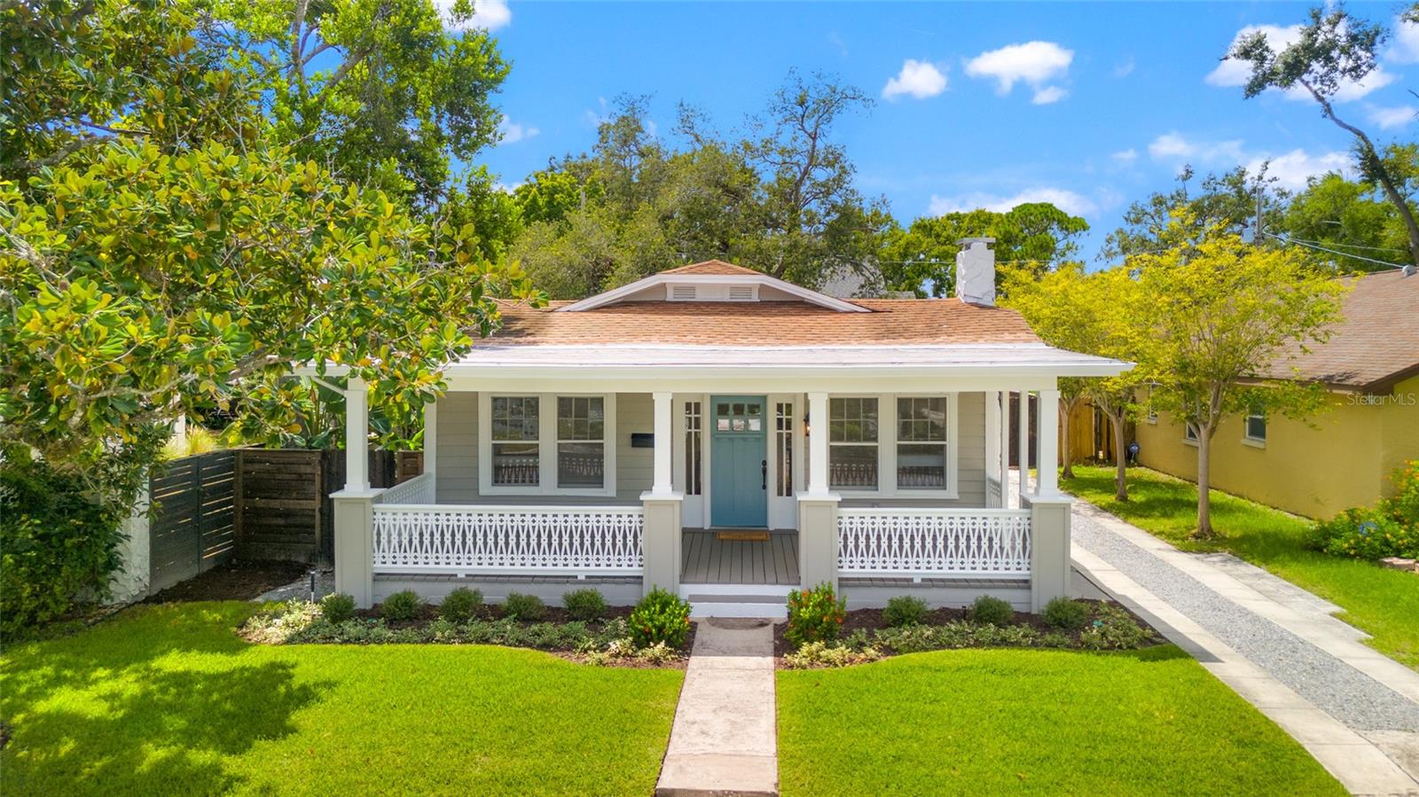 2222 N RIDGEWOOD AVE