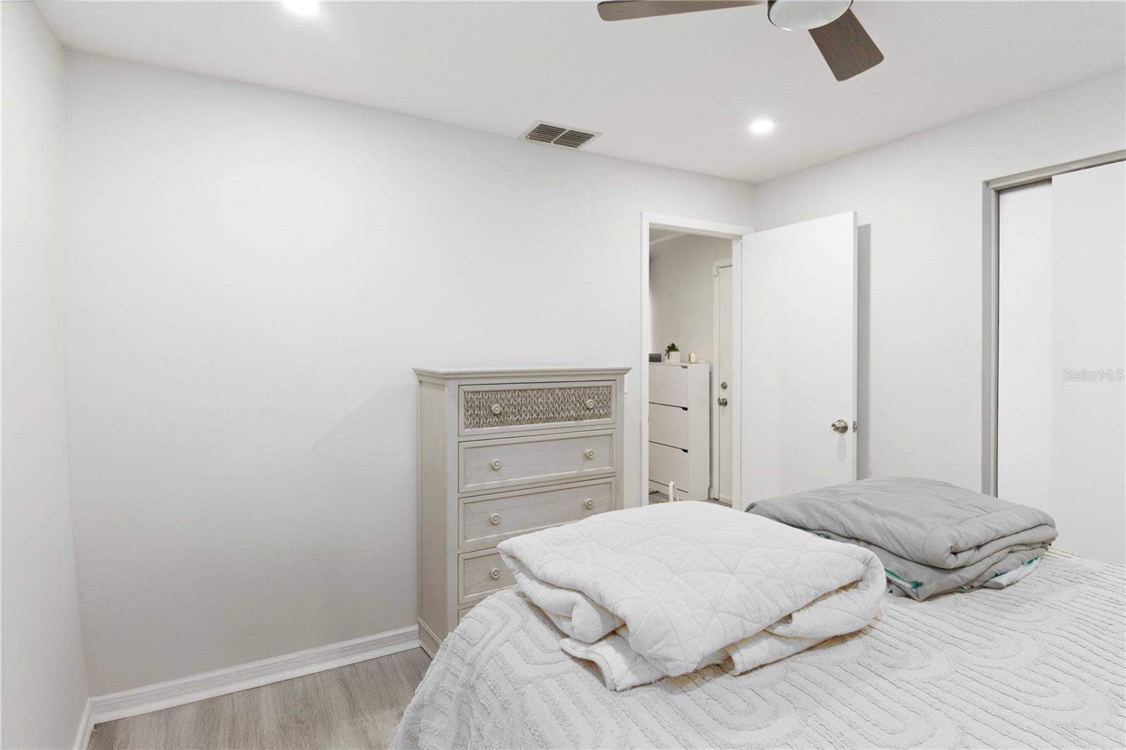 14101 VILLAGE VIEW DR