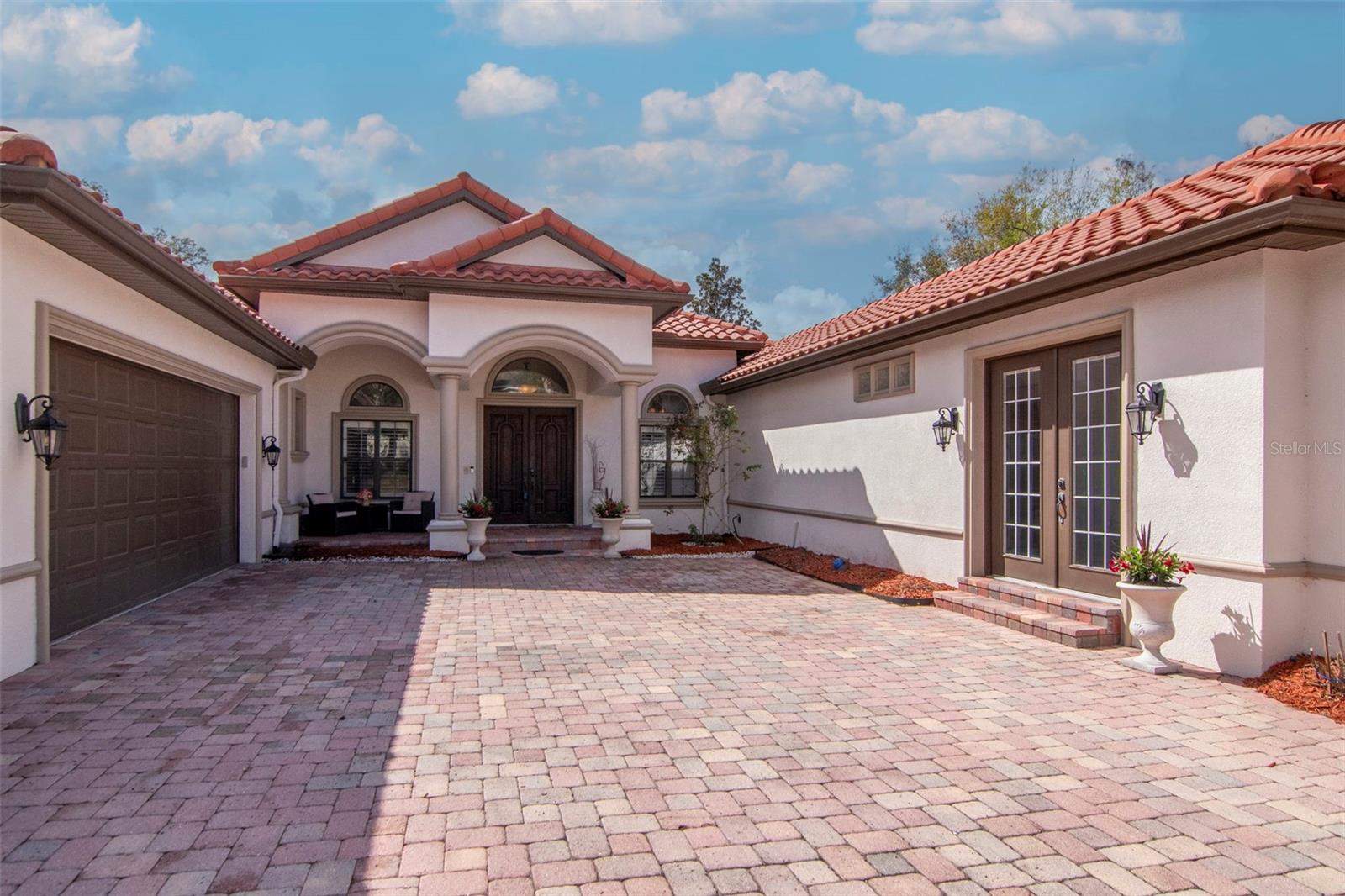 1022 EMERALD CREEK DR