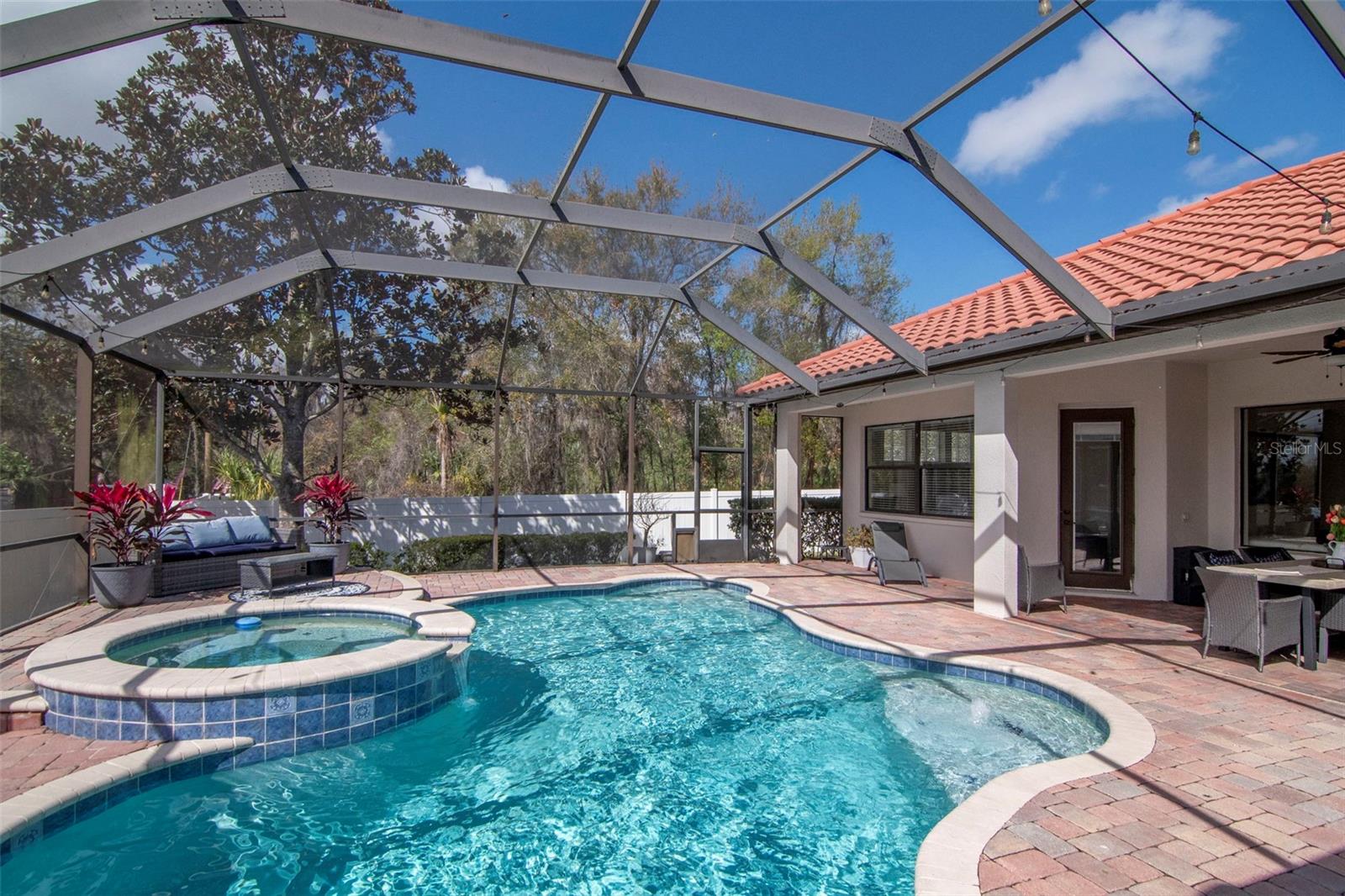 1022 EMERALD CREEK DR