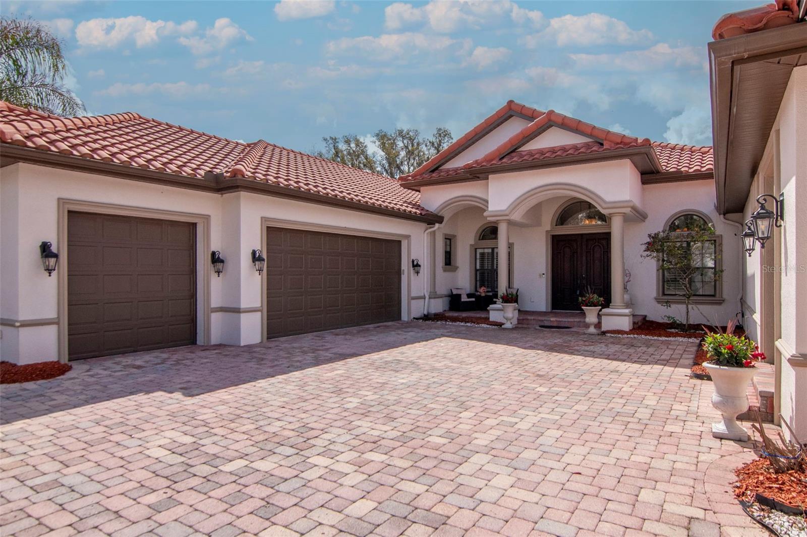 1022 EMERALD CREEK DR