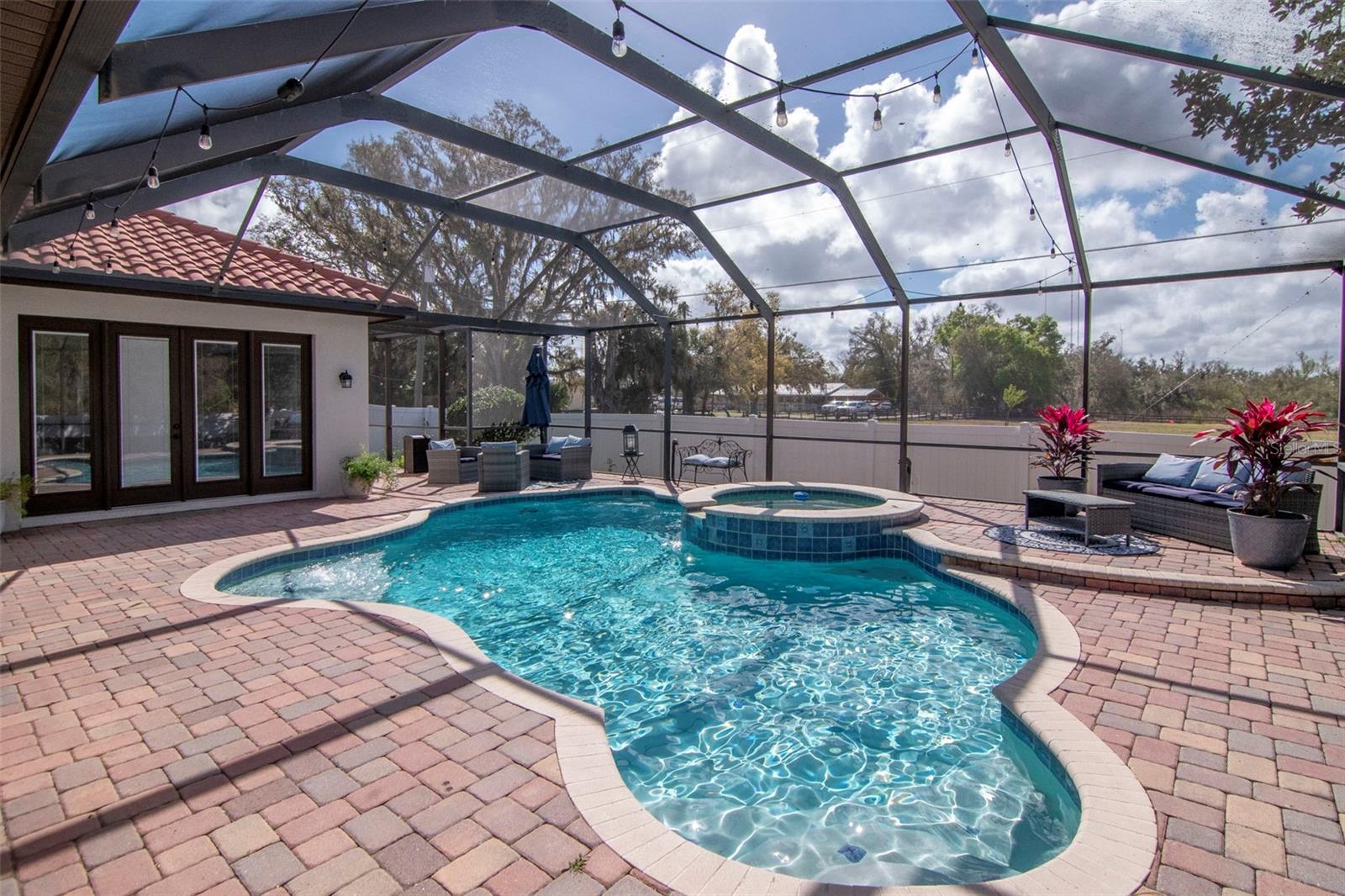 1022 EMERALD CREEK DR