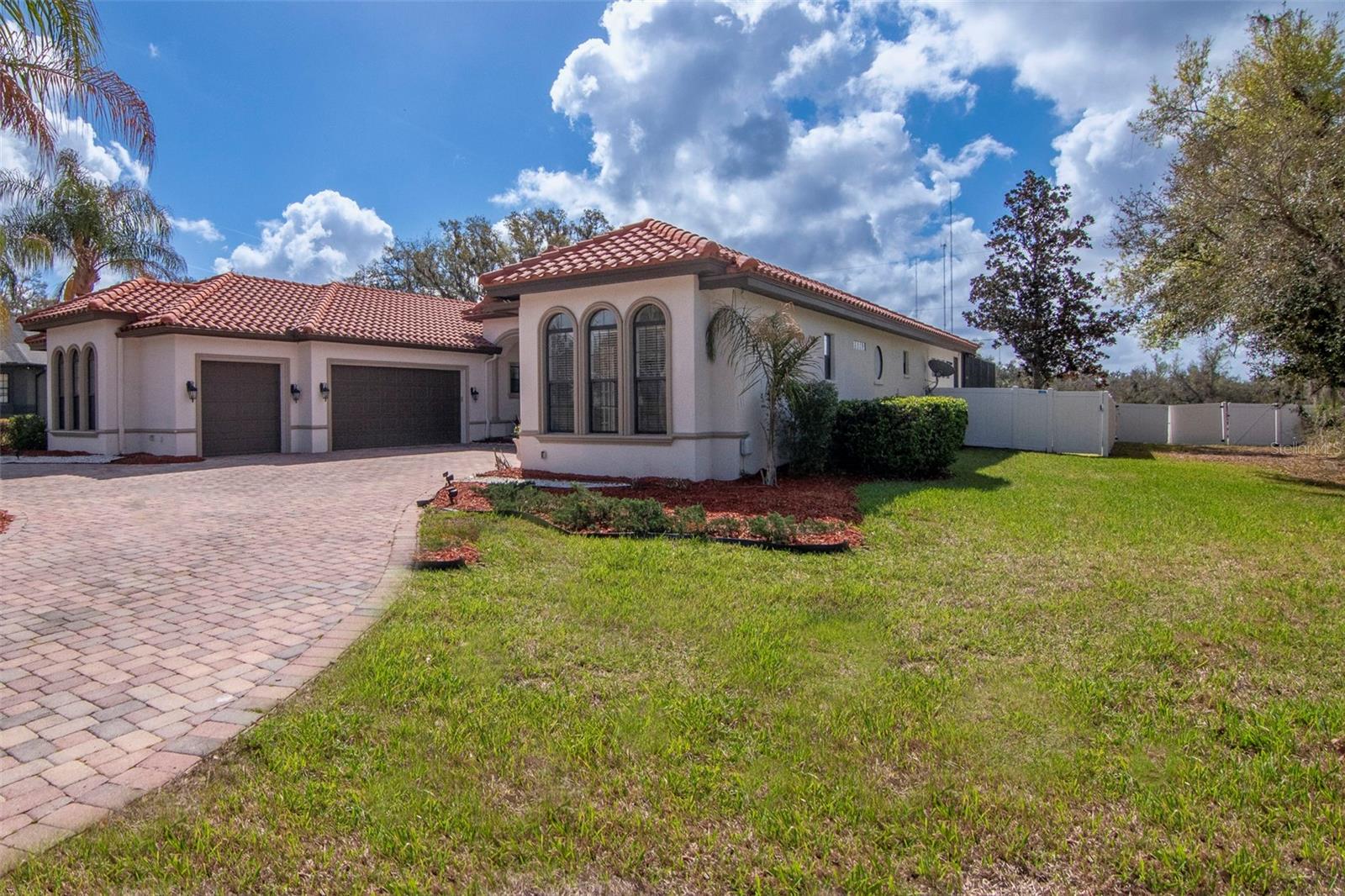 1022 EMERALD CREEK DR