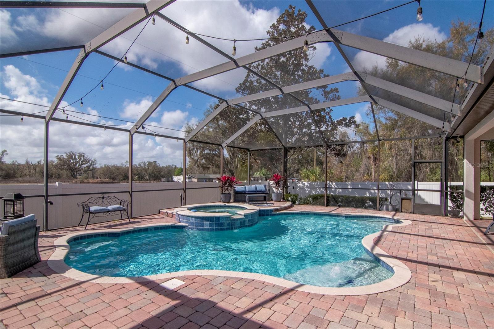 1022 EMERALD CREEK DR