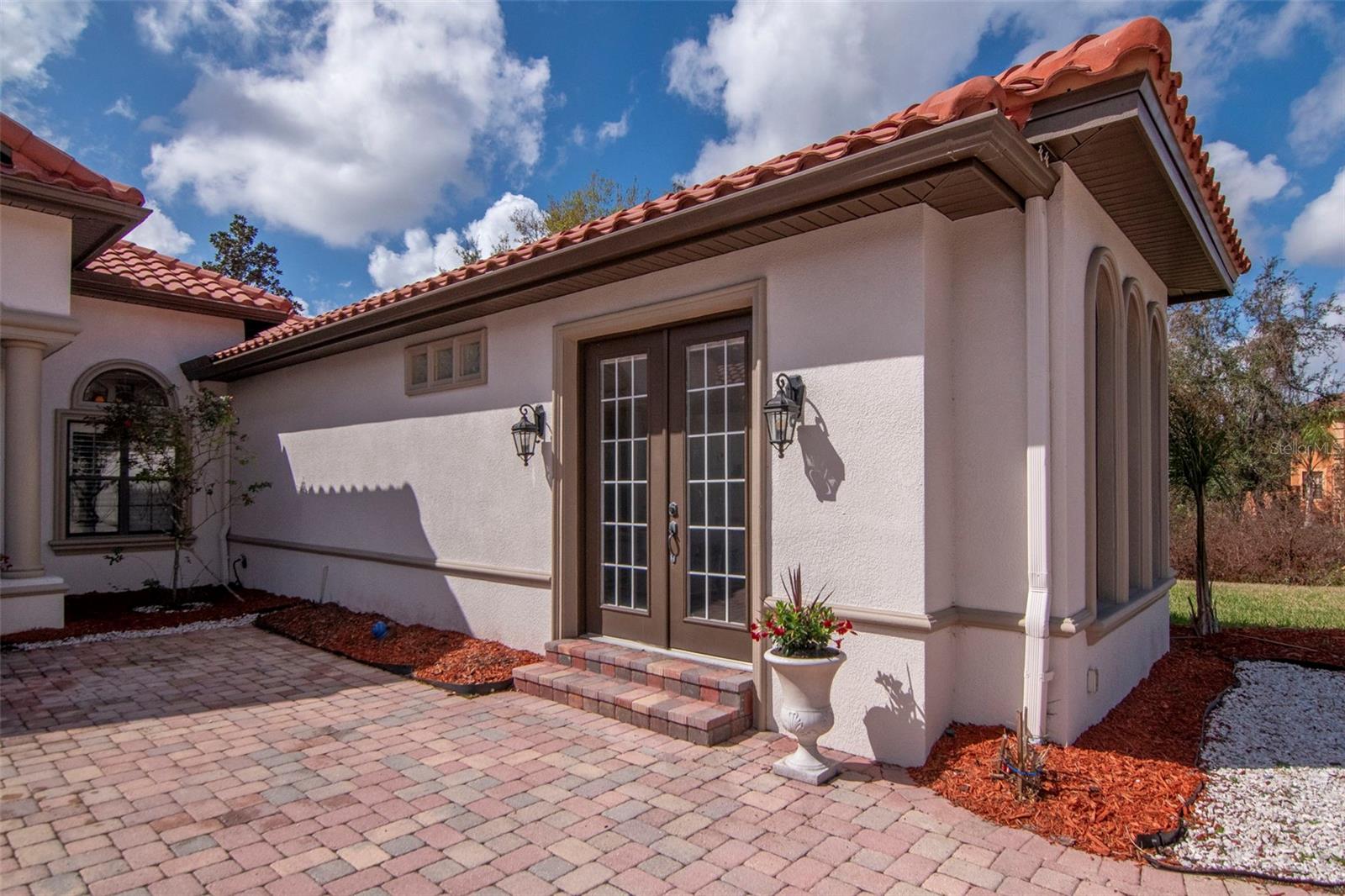 1022 EMERALD CREEK DR