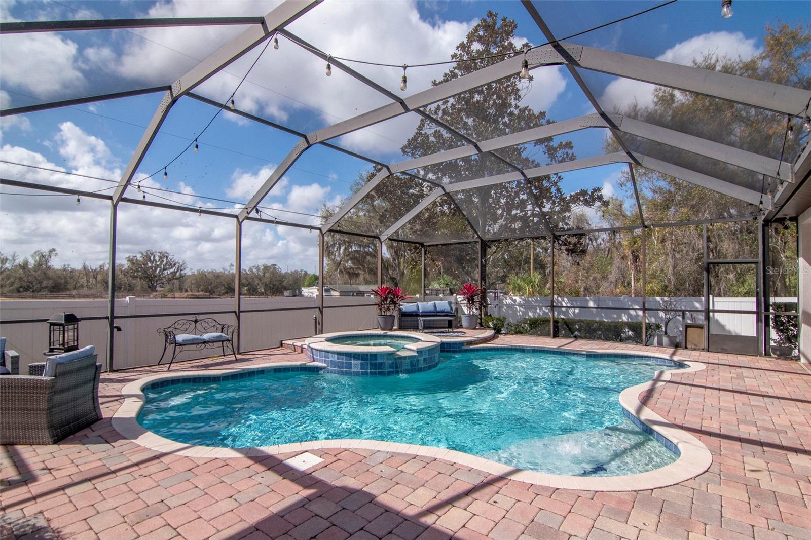 1022 EMERALD CREEK DR