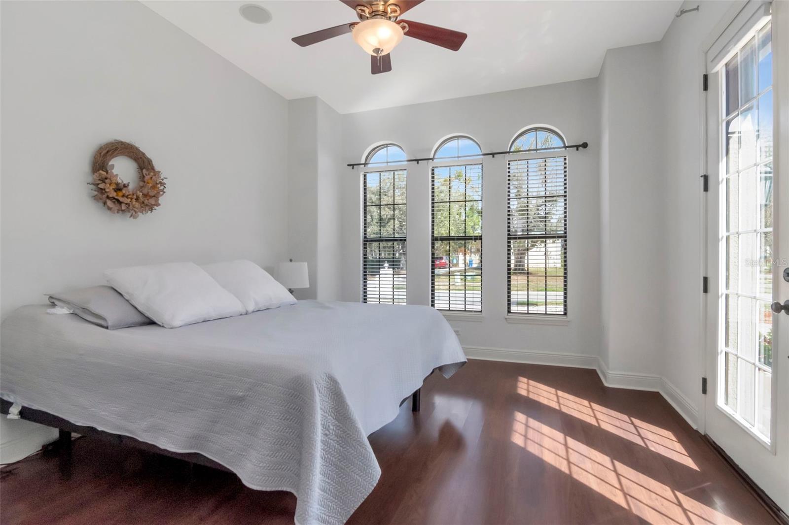 1022 EMERALD CREEK DR