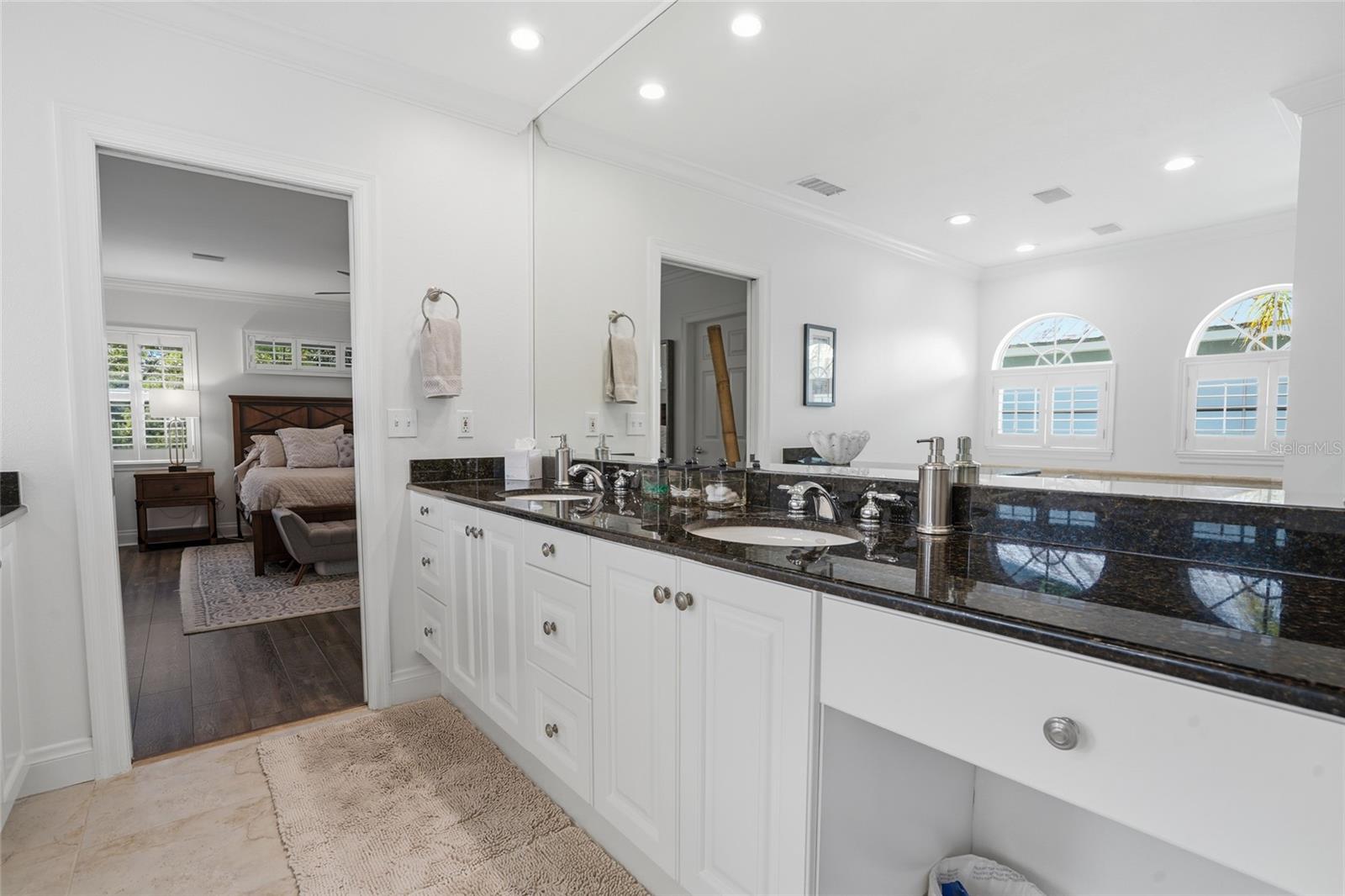 5201 S JULES VERNE CT