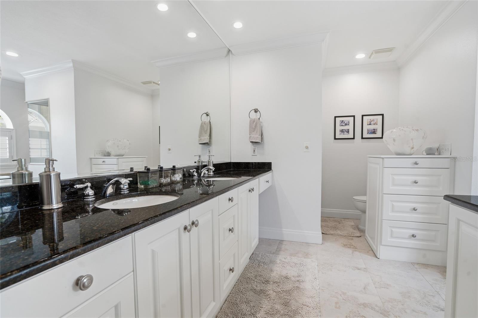 5201 S JULES VERNE CT