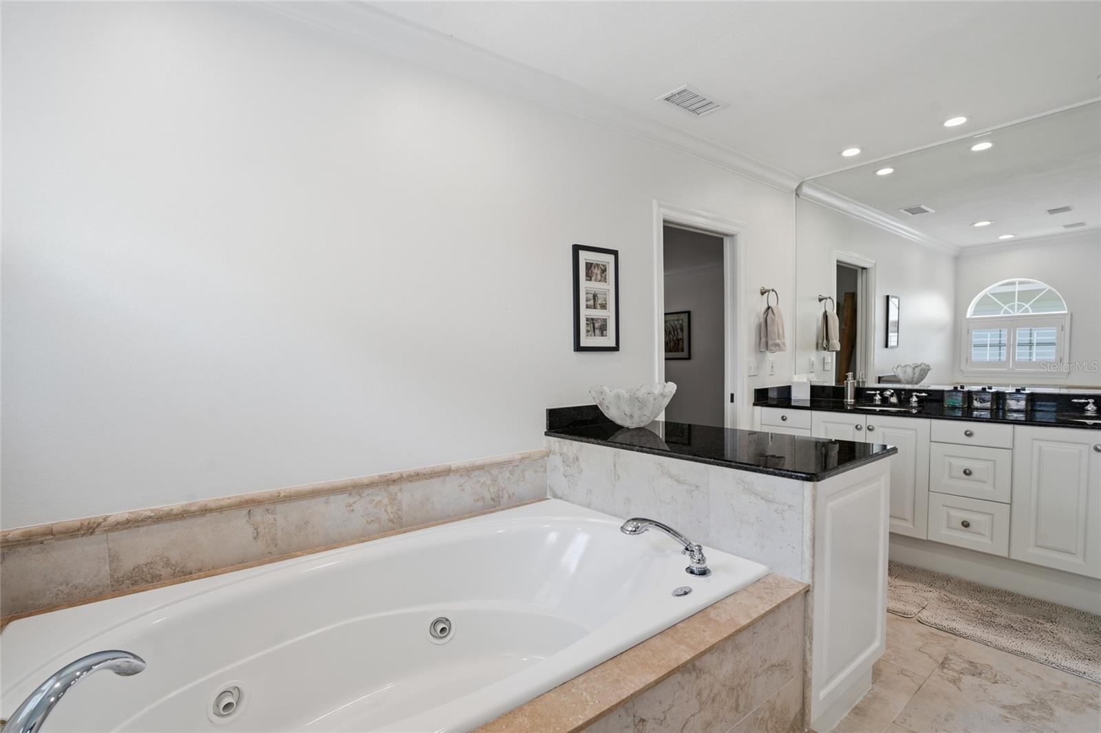 5201 S JULES VERNE CT