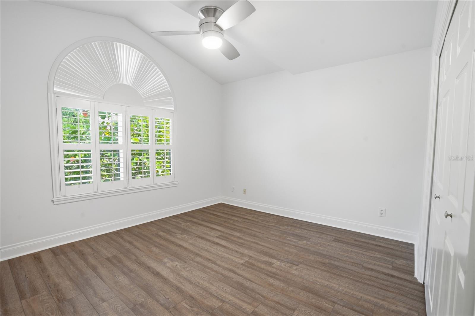 5201 S JULES VERNE CT