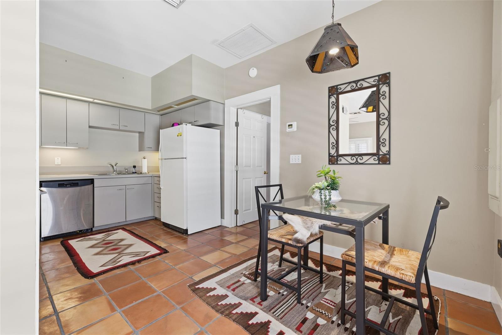 912 S FREMONT AVE