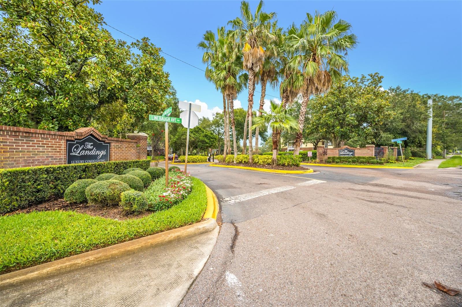 4115 CHATHAM OAK CT #209