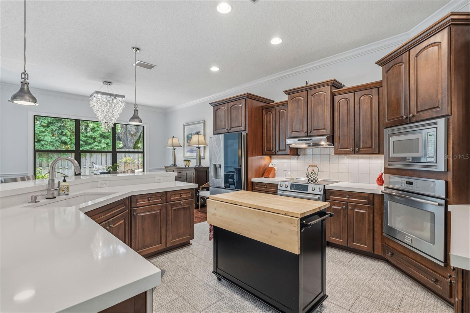 3210 W VILLA ROSA ST