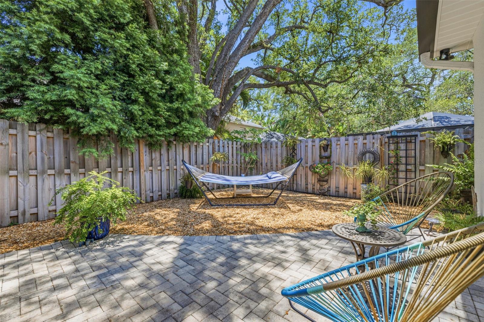 3210 W VILLA ROSA ST