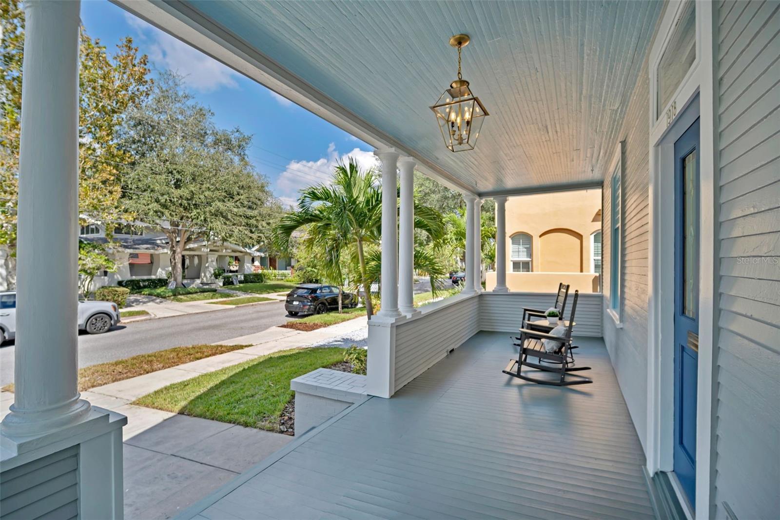 1918 W DEKLE AVE