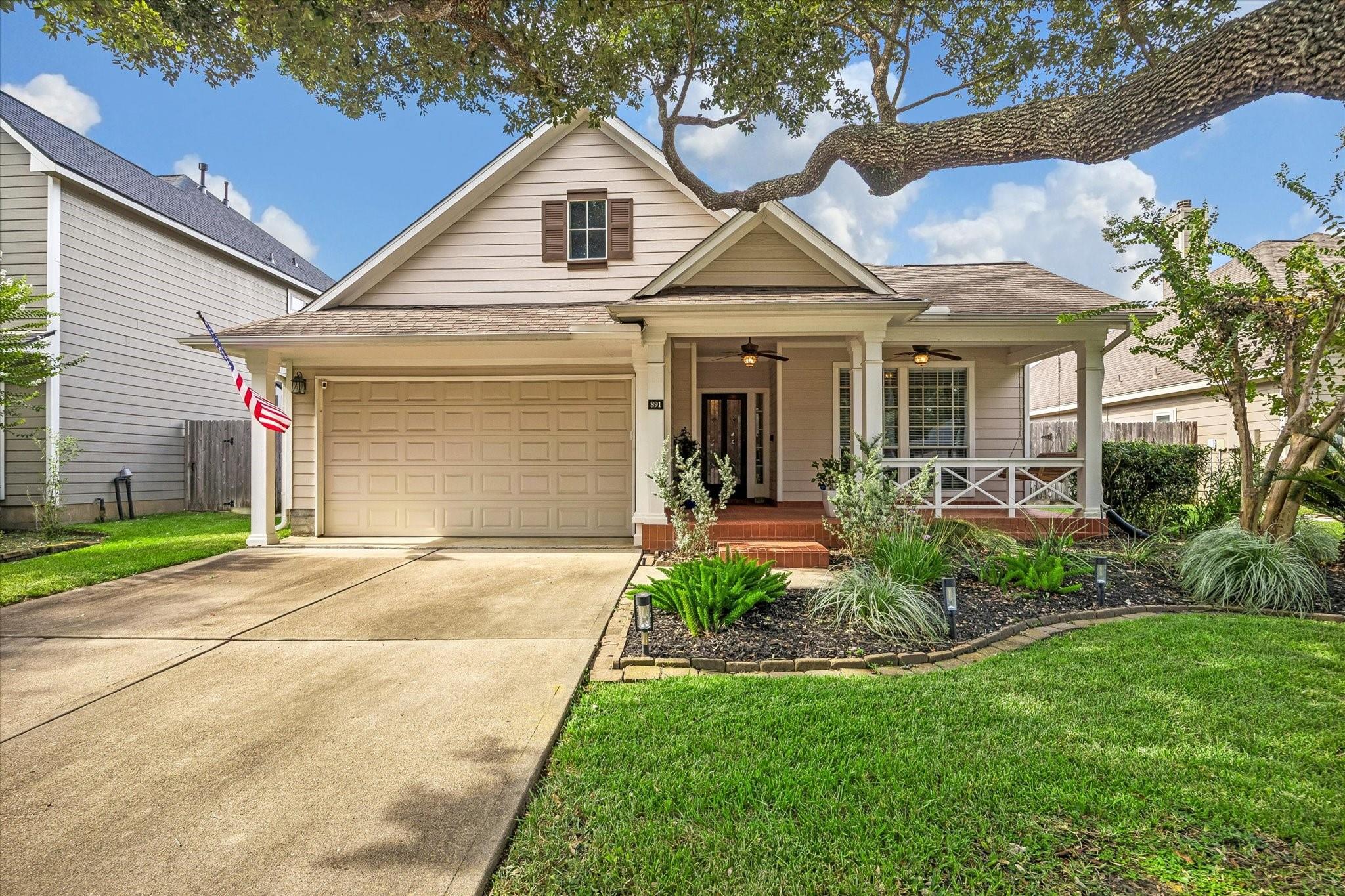 891 Victoria Lakes Drive