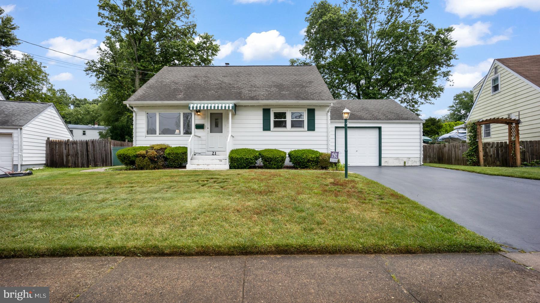 21 TAPPAN AVENUE