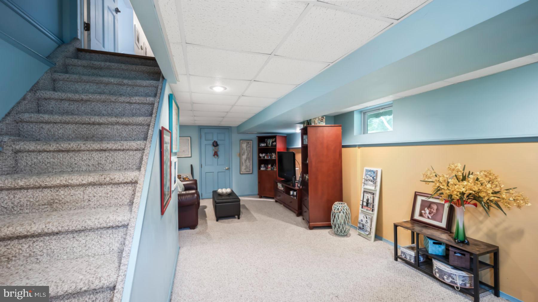 28 ONTARIO WAY
