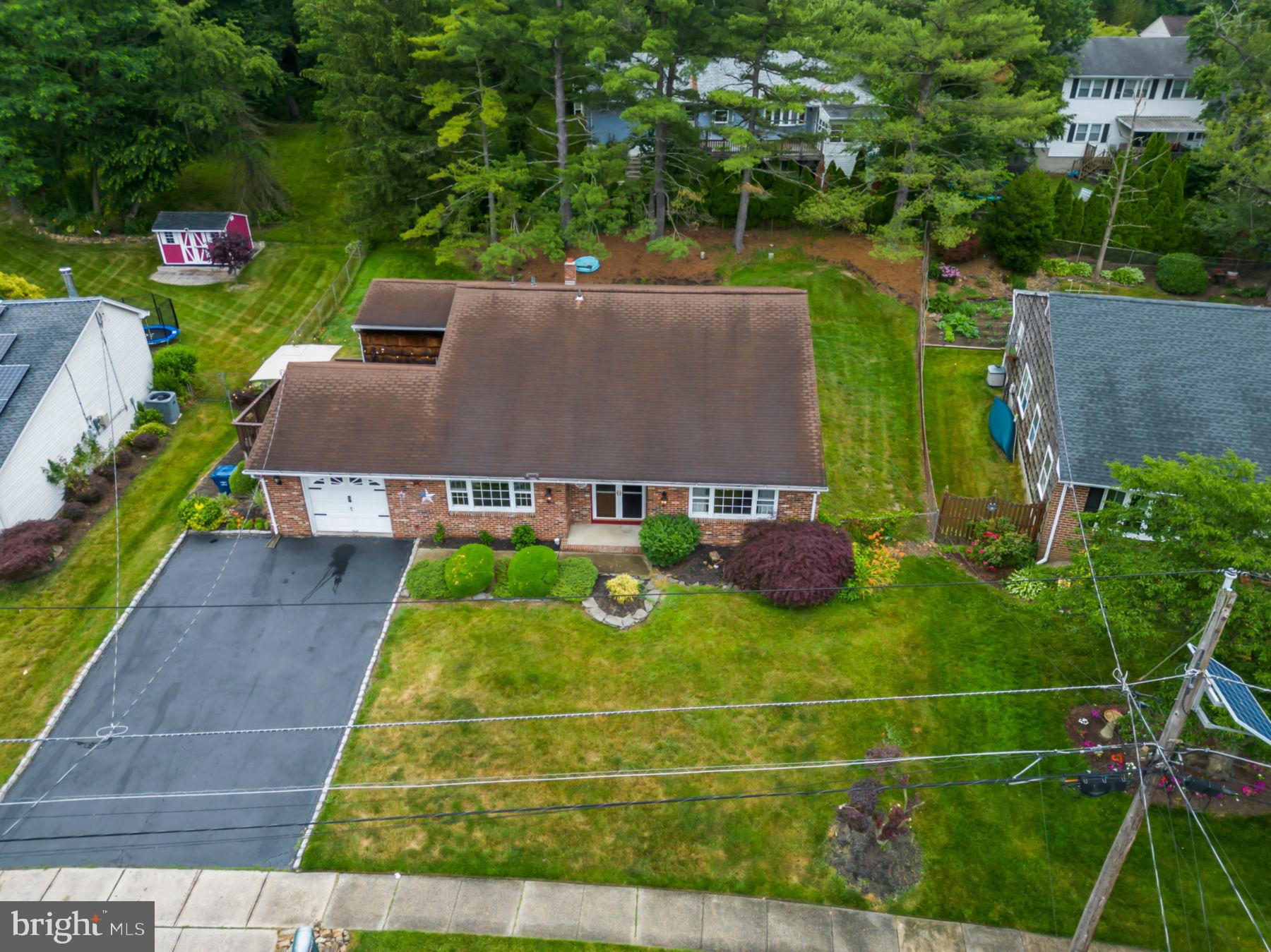 28 ONTARIO WAY