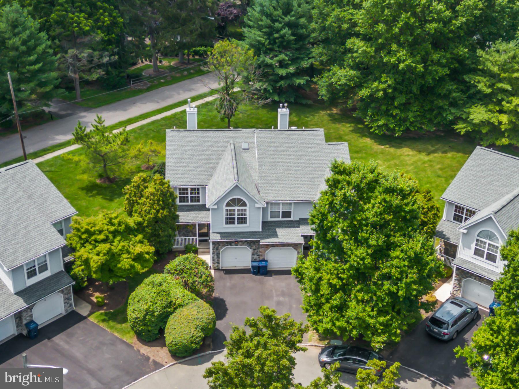 12 VILLAGE COURT