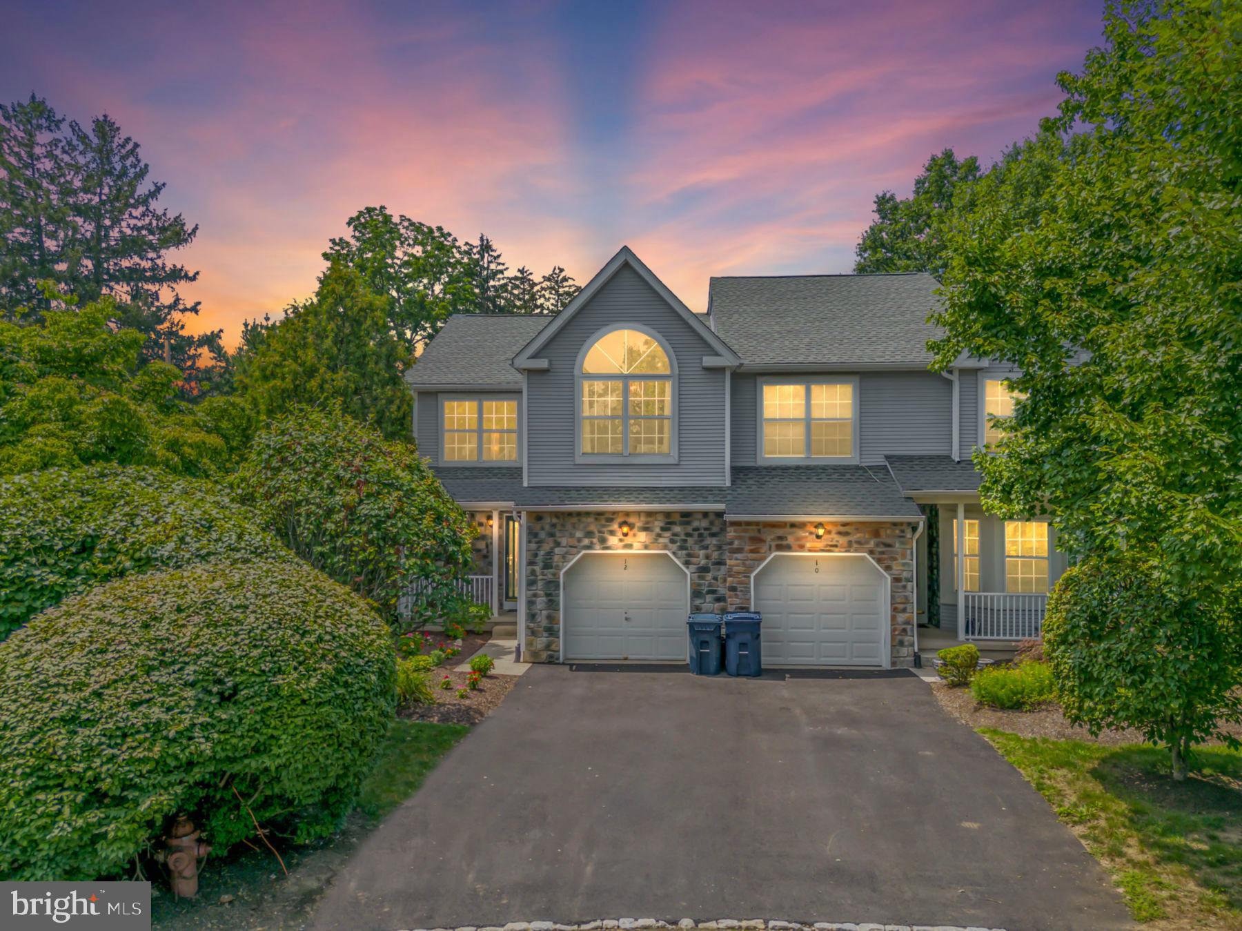 12 VILLAGE COURT