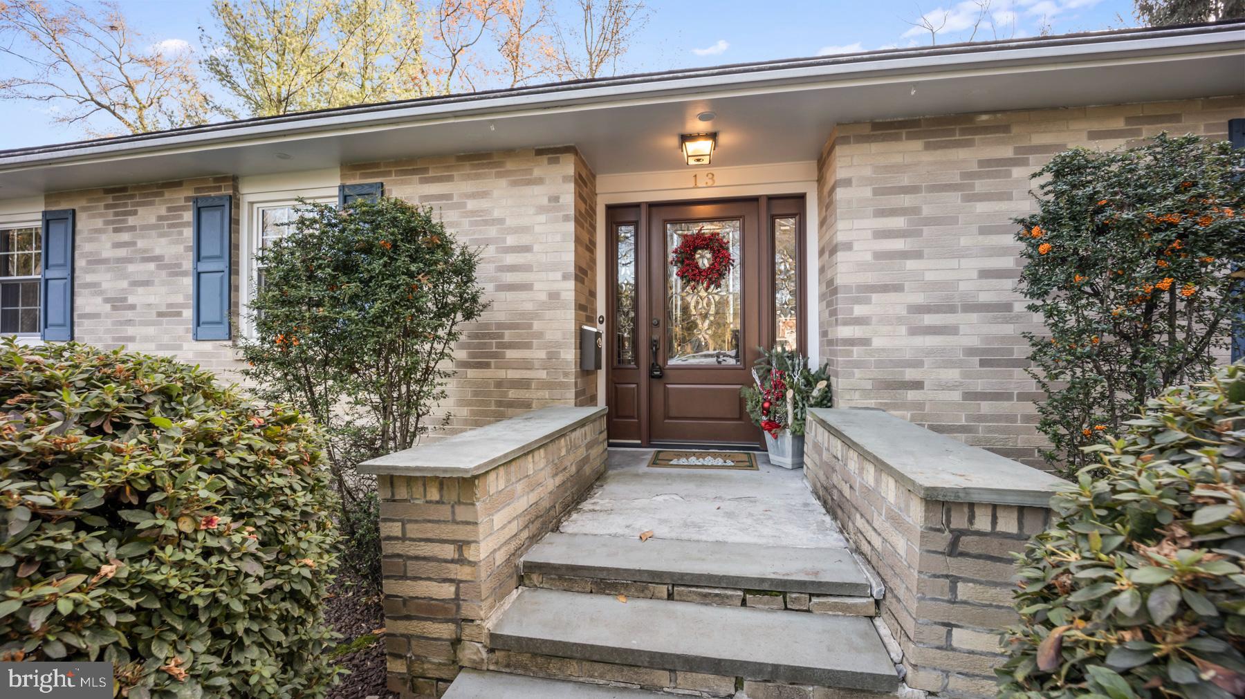 13 Rosalind DRIVE
