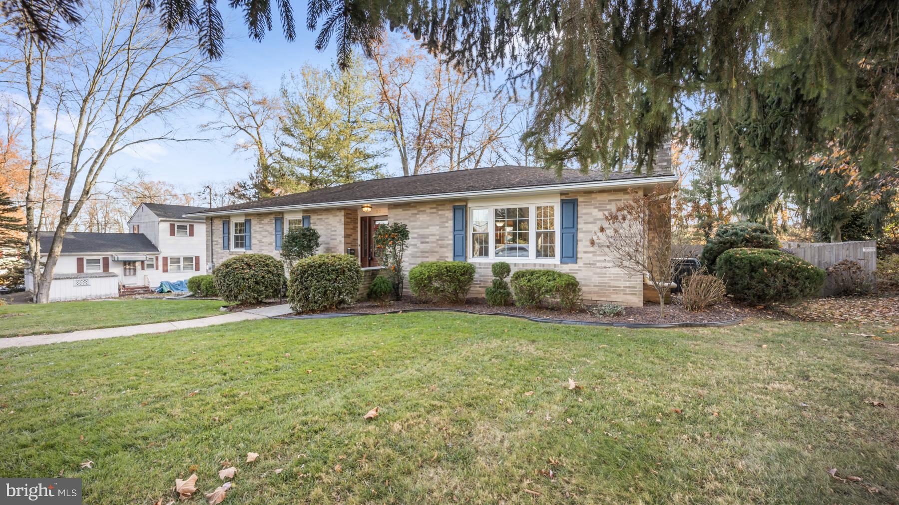 13 Rosalind DRIVE
