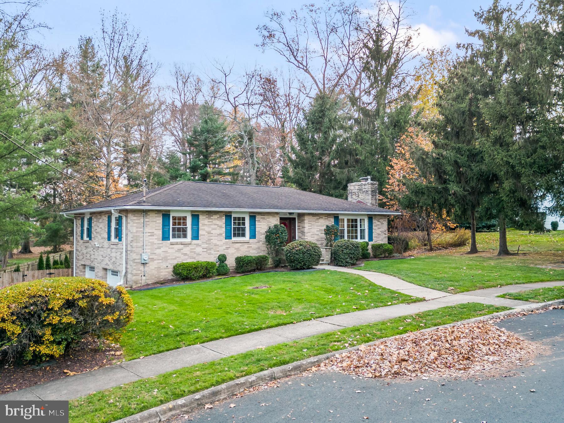 13 Rosalind DRIVE