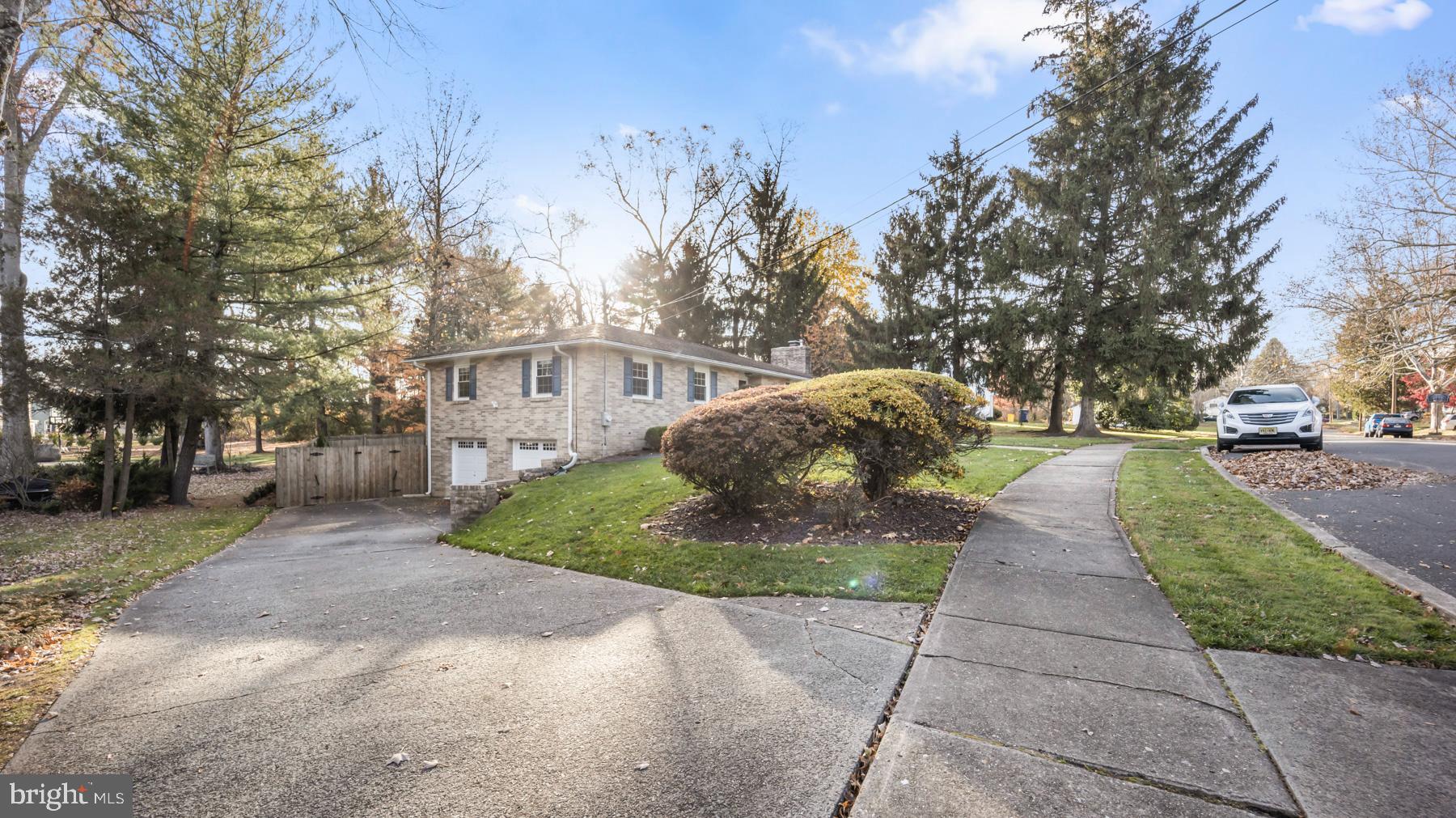 13 Rosalind DRIVE