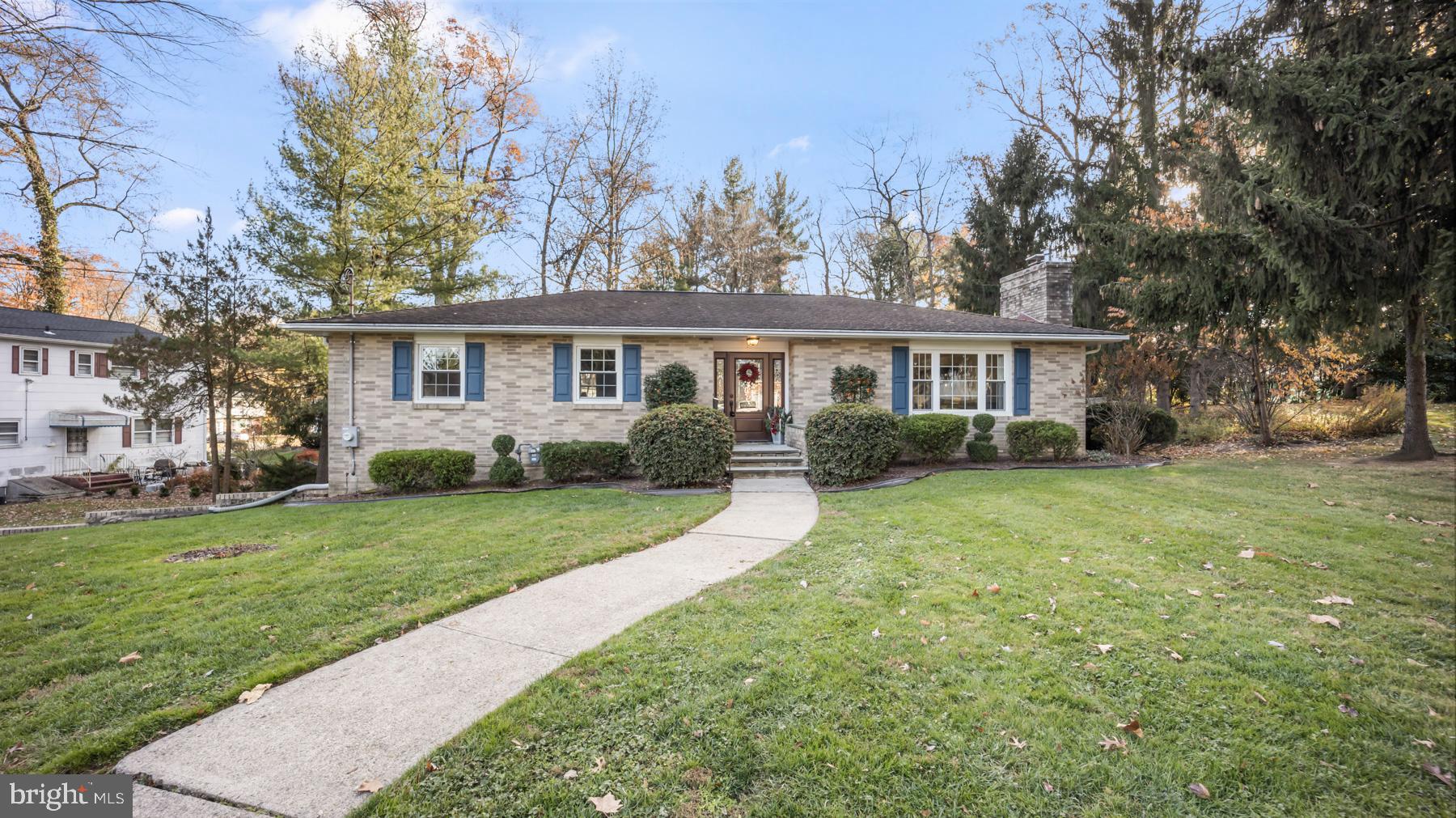 13 Rosalind DRIVE