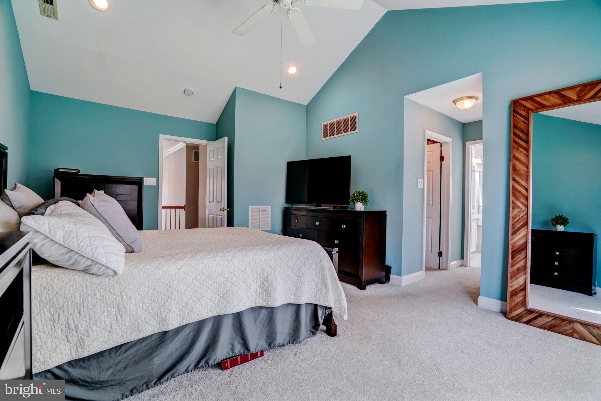 14 Larchmont Ct