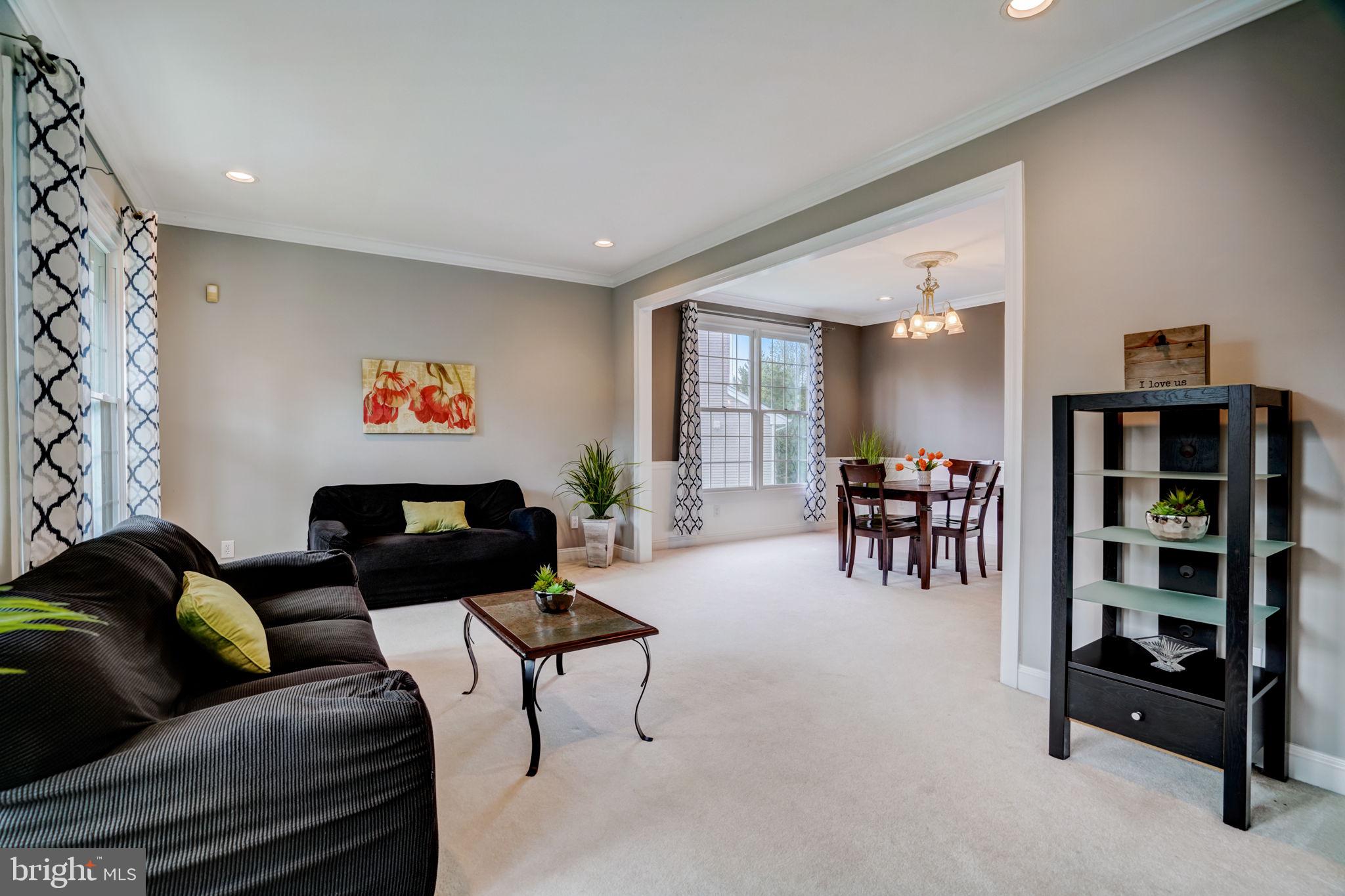 14 Larchmont Ct