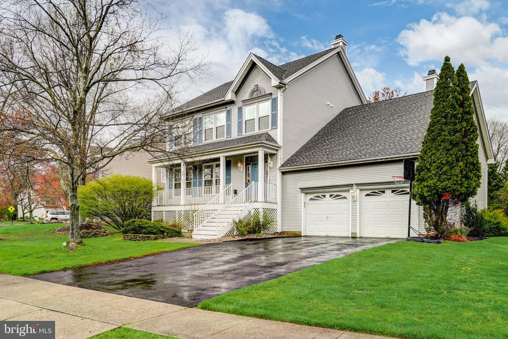 14 Larchmont Ct