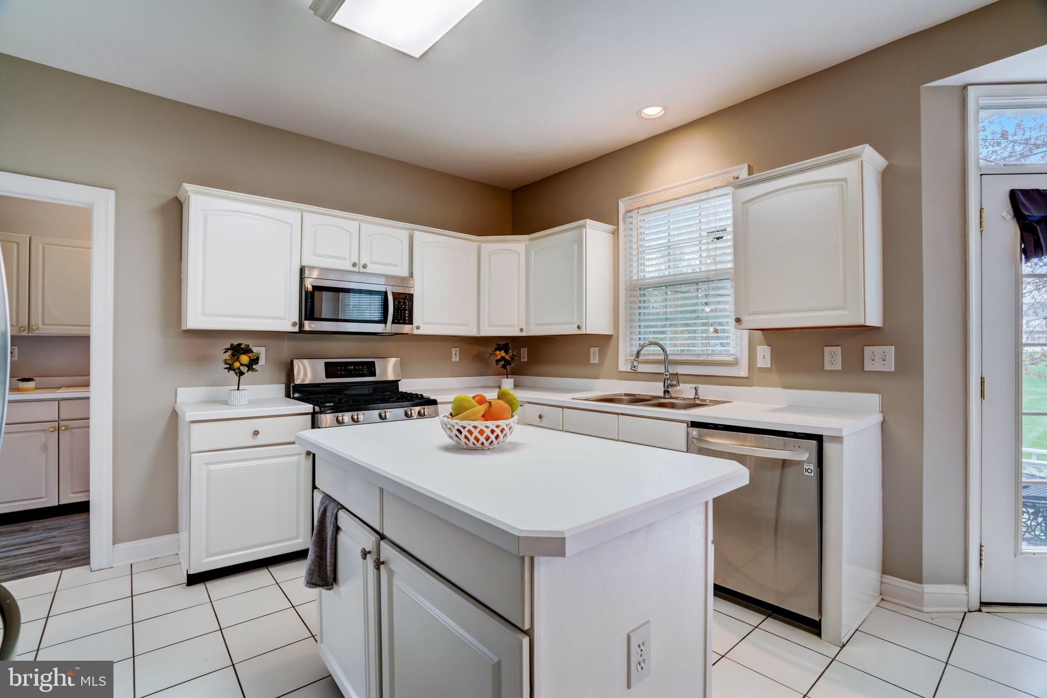 14 Larchmont Ct