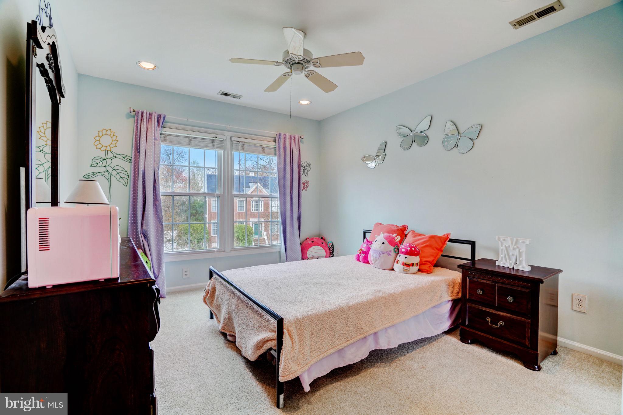 14 Larchmont Ct