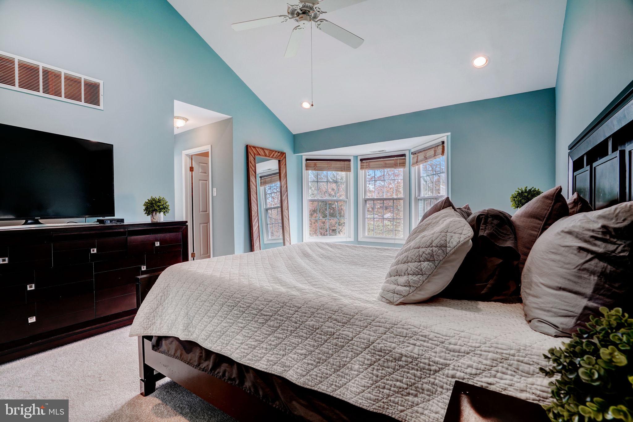 14 Larchmont Ct