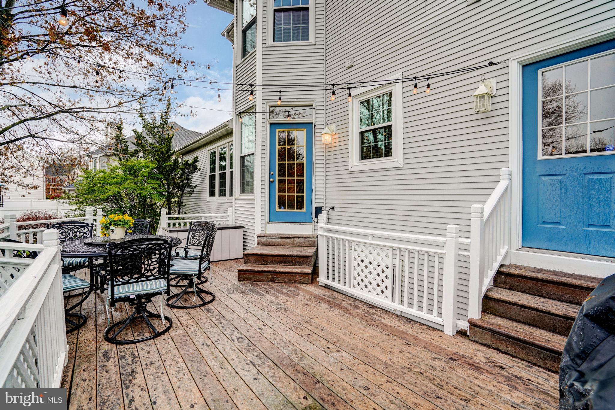 14 Larchmont Ct