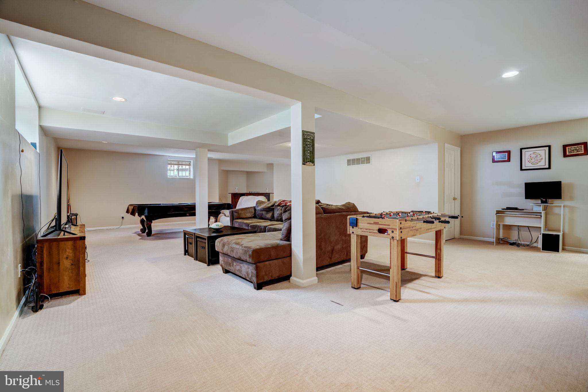 14 Larchmont Ct