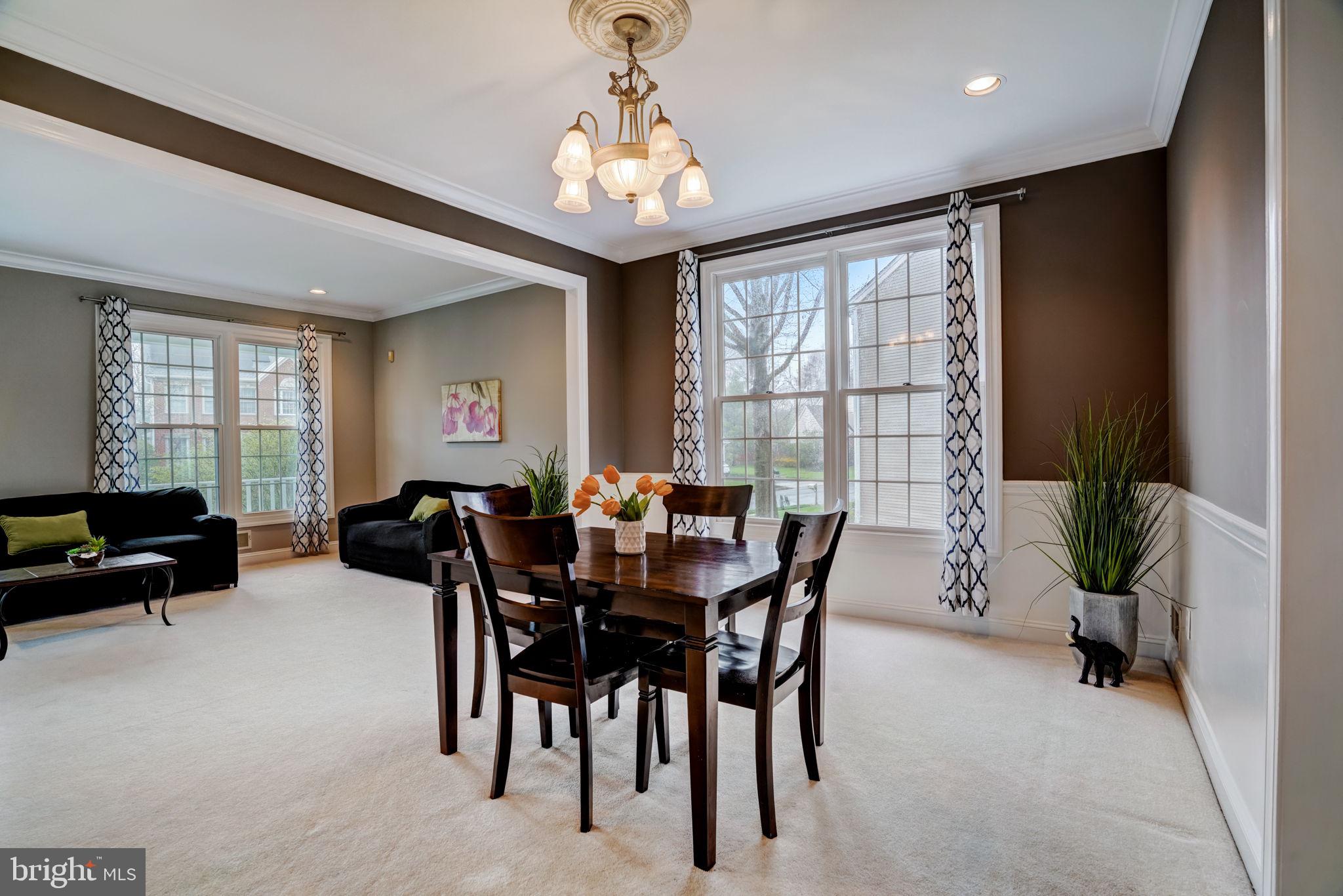 14 Larchmont Ct