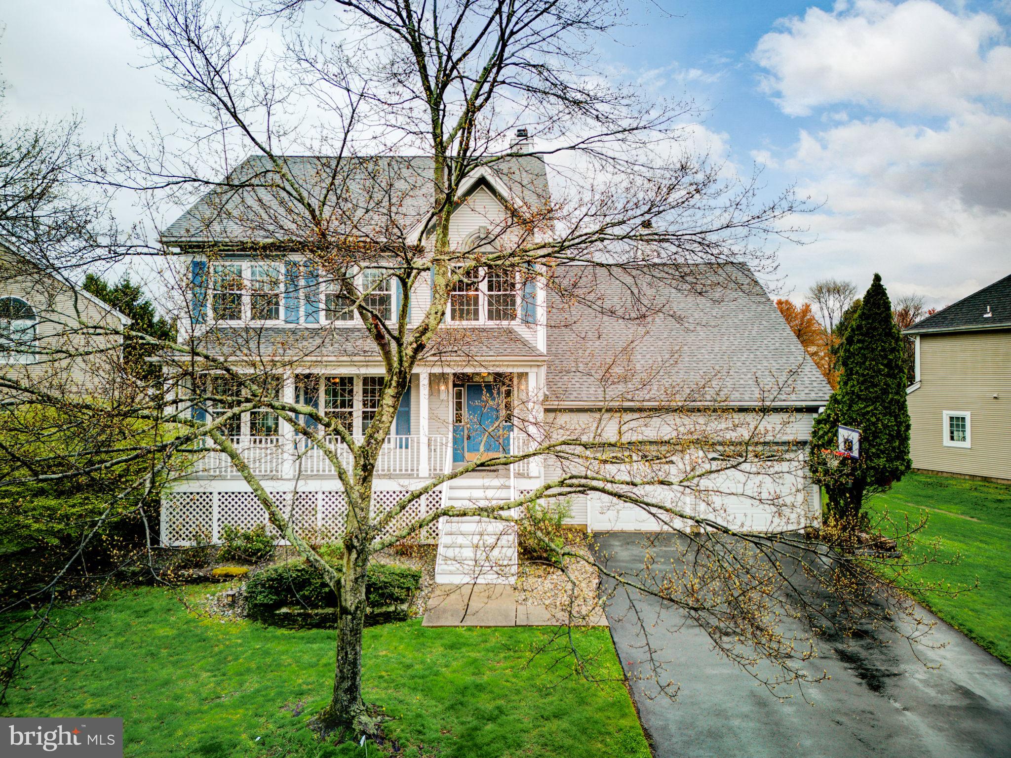 14 Larchmont Ct