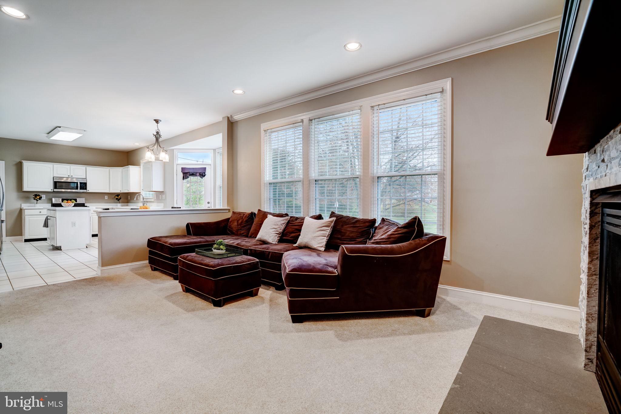 14 Larchmont Ct