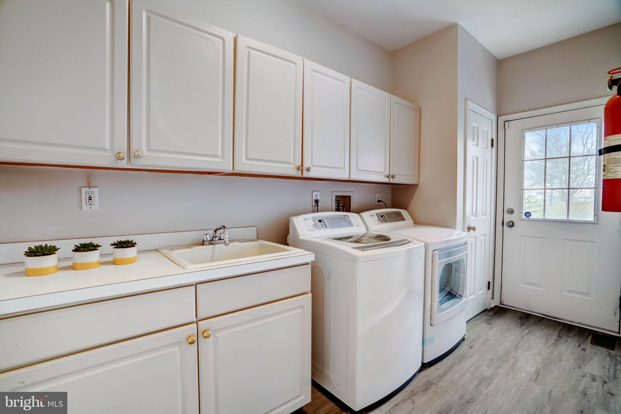 14 Larchmont Ct