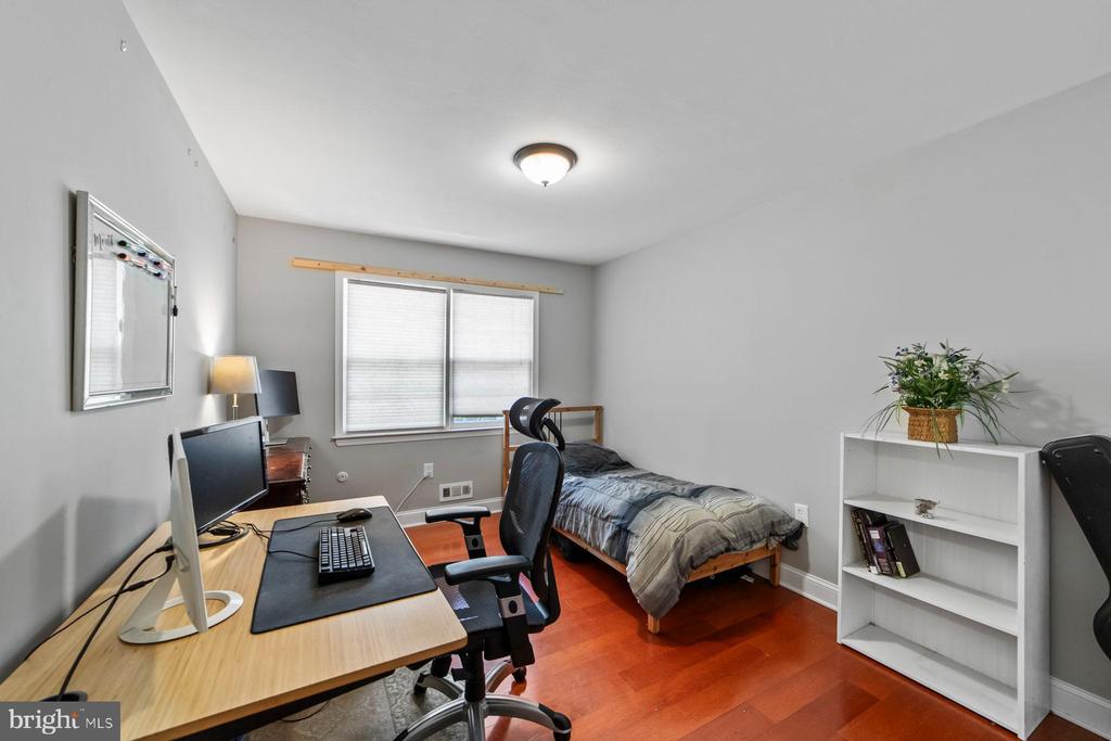 17 Wood Hollow Rd