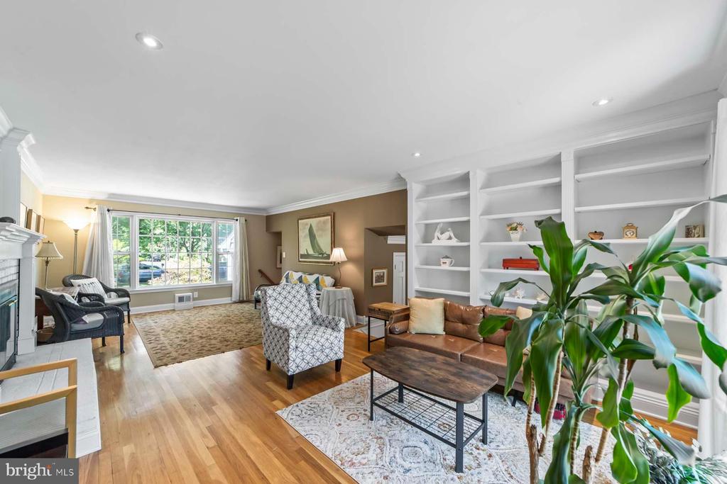 17 Wood Hollow Rd